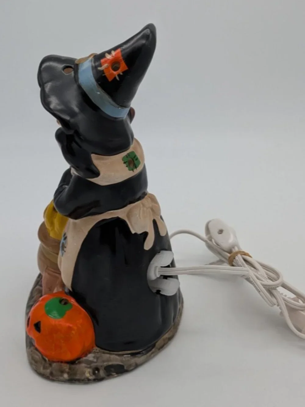 Vintage Witch Halloween Electric Light Stirring Cauldron  decor